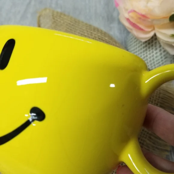 🌟3/$15 Groovy XL Smiley face mug - Picture 6 of 9